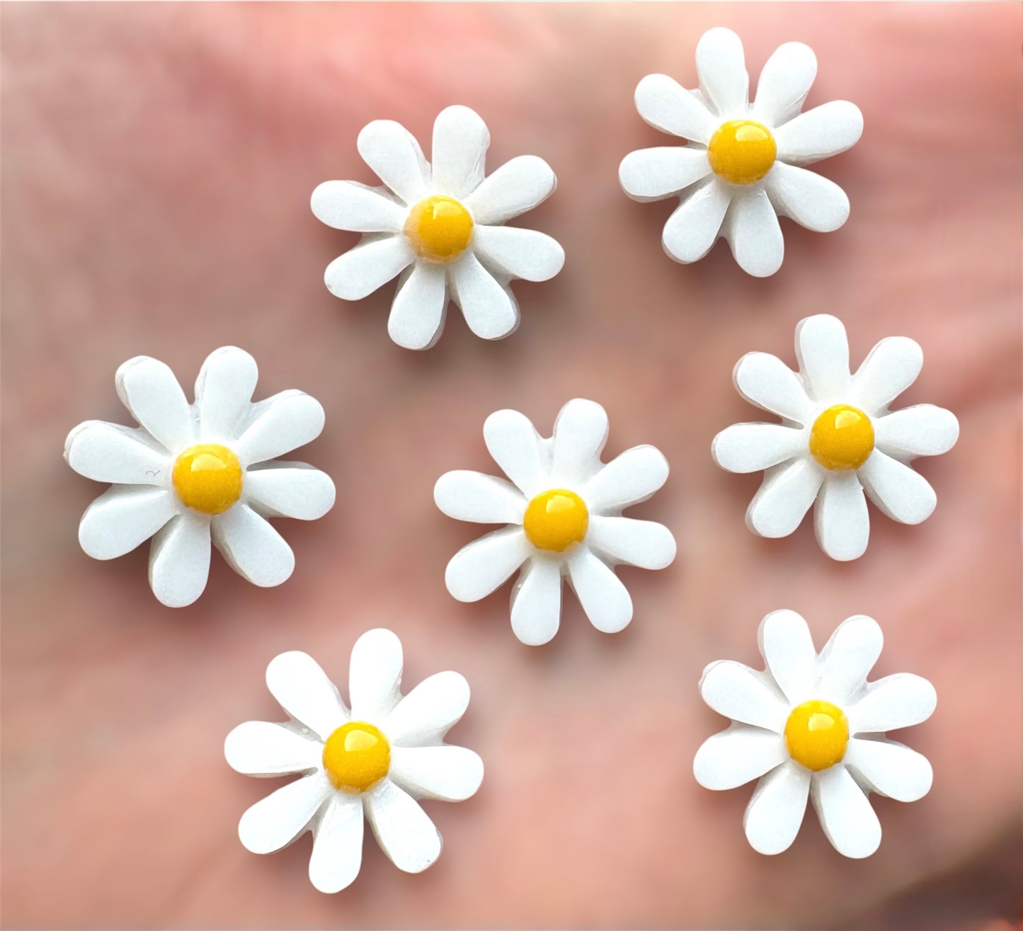 Daisy cabochons, 18mm white
