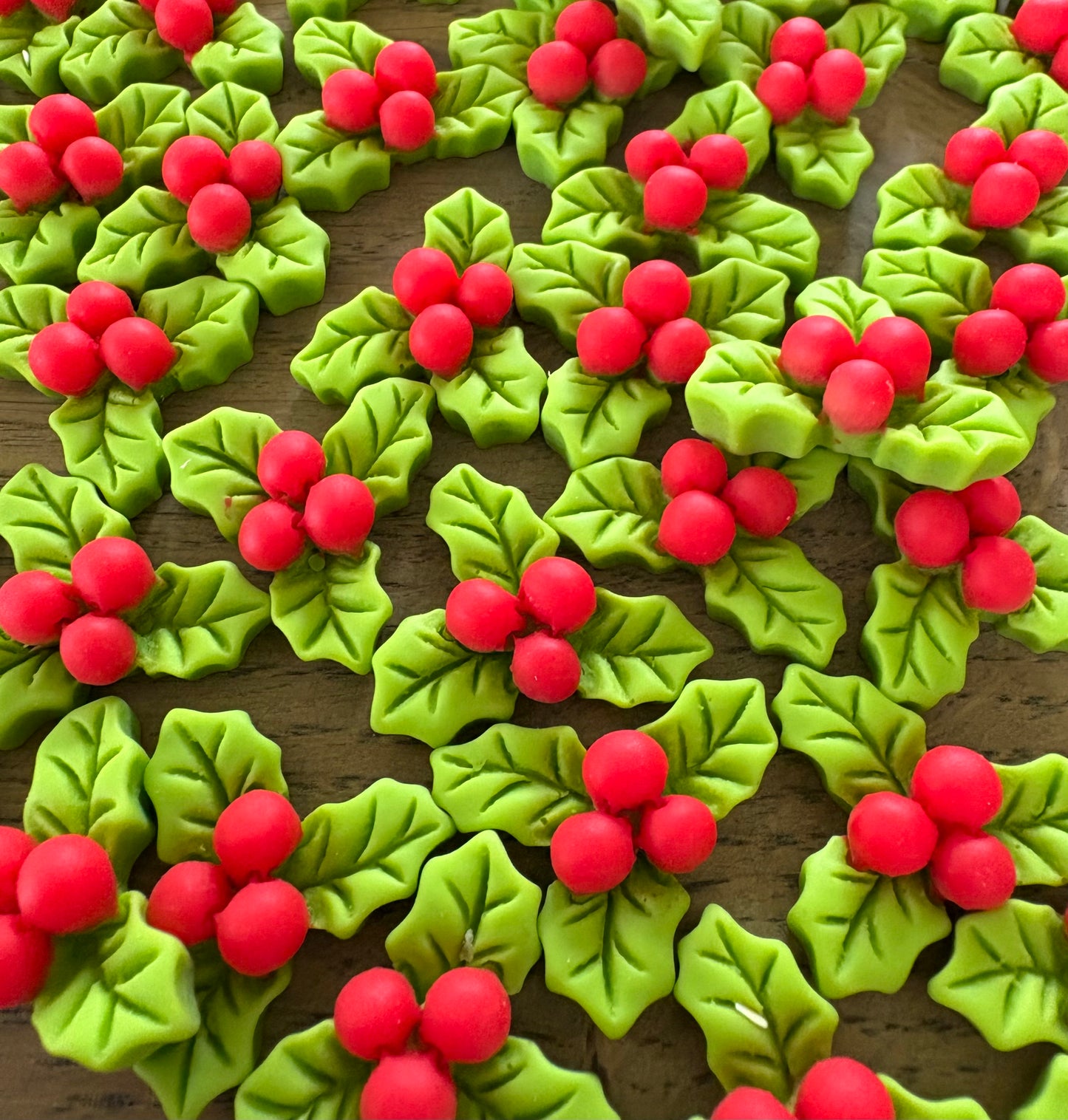 Holly cabochons, 26mm