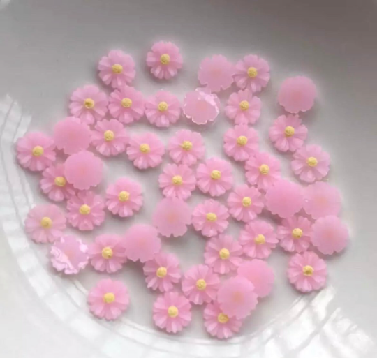 pink daisy cabochon, 8mm