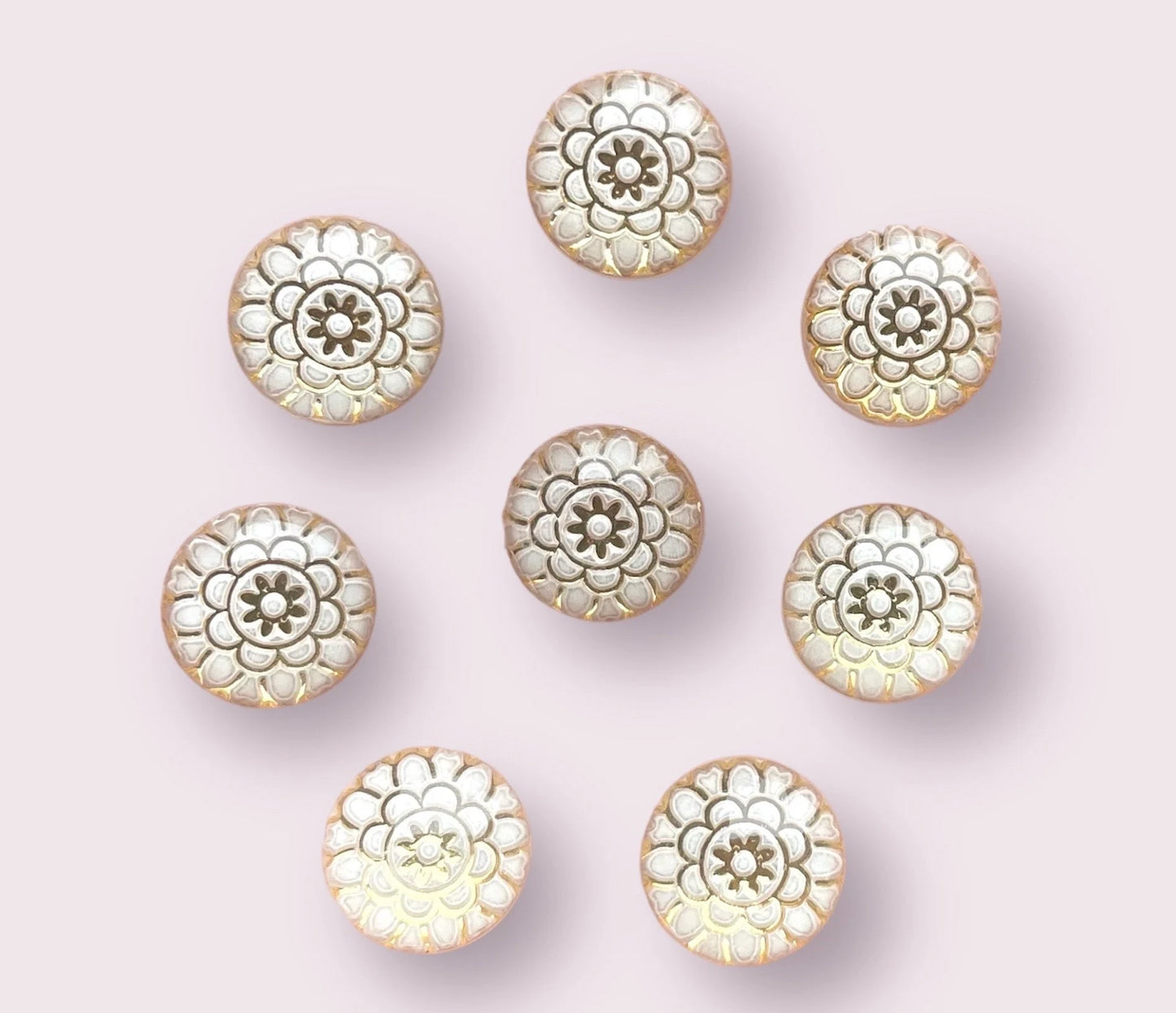 Round patterned cabochon, 10mm white
