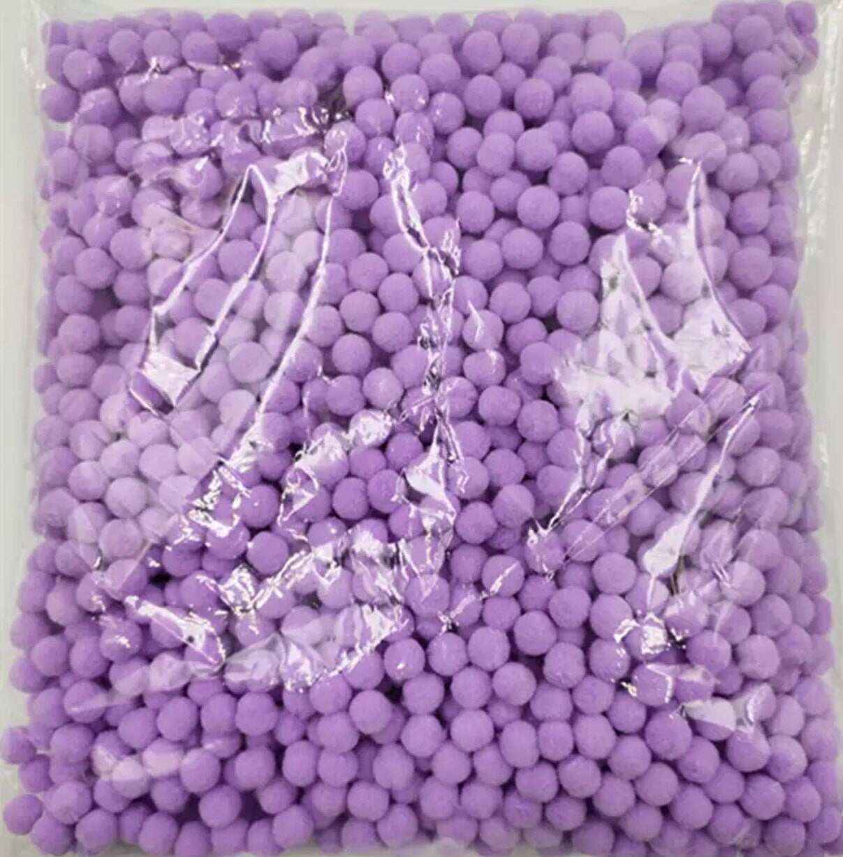 Pom Poms, purple/lilac 10mm