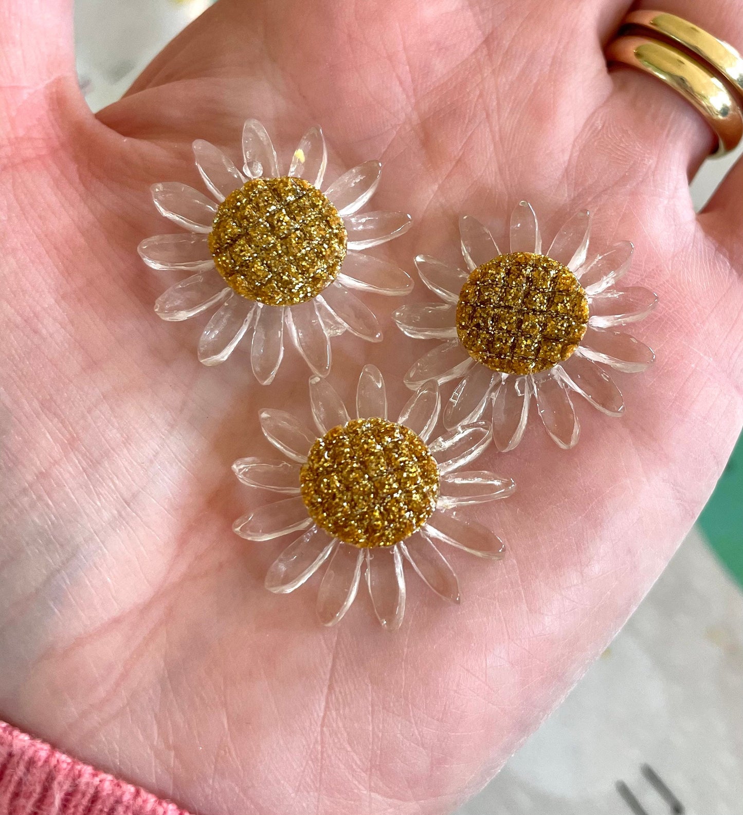 Flower cabochons, 22mm clear