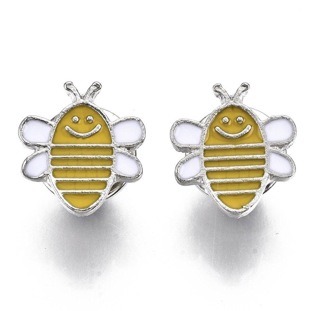 Bee enamel pin badge,
