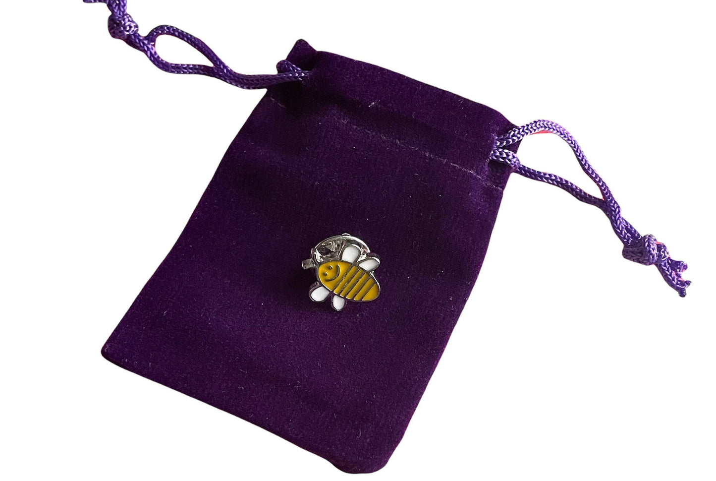 Bee enamel pin badge,