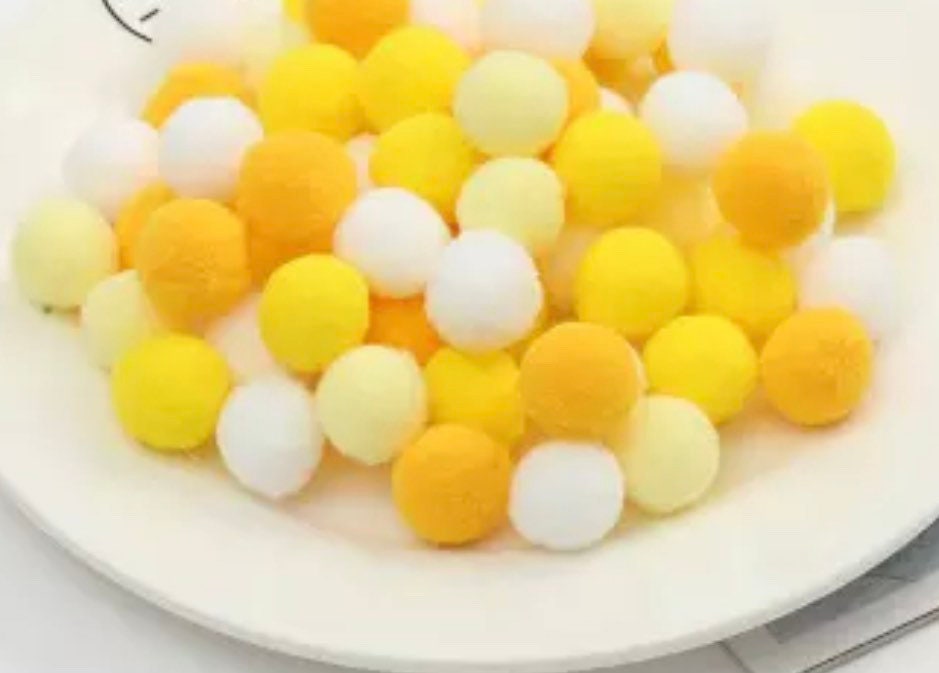 Pom Poms, Yellows and white 10mm