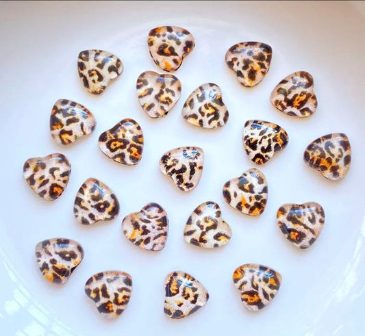 Heart cabochons, 8mm leopard
