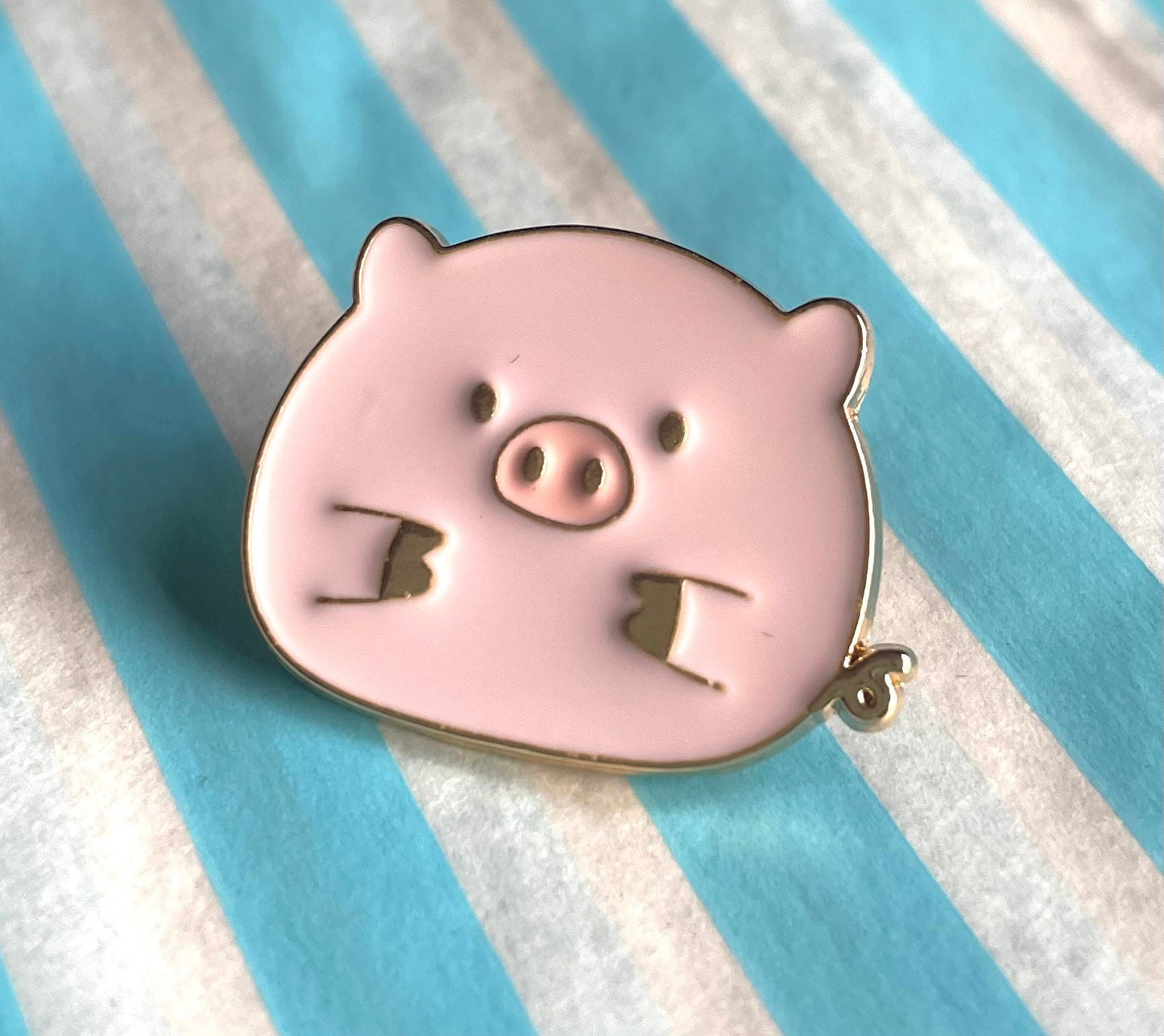 Pig enamel pin badge