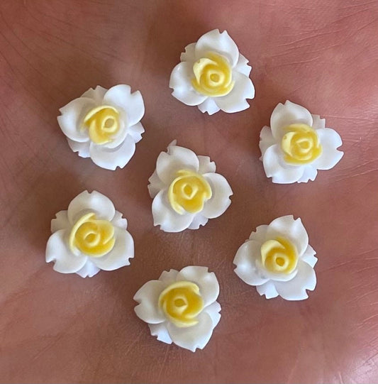 White flower cabochons, 11mm