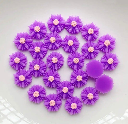Purple 9mm flower cabochons, daisy