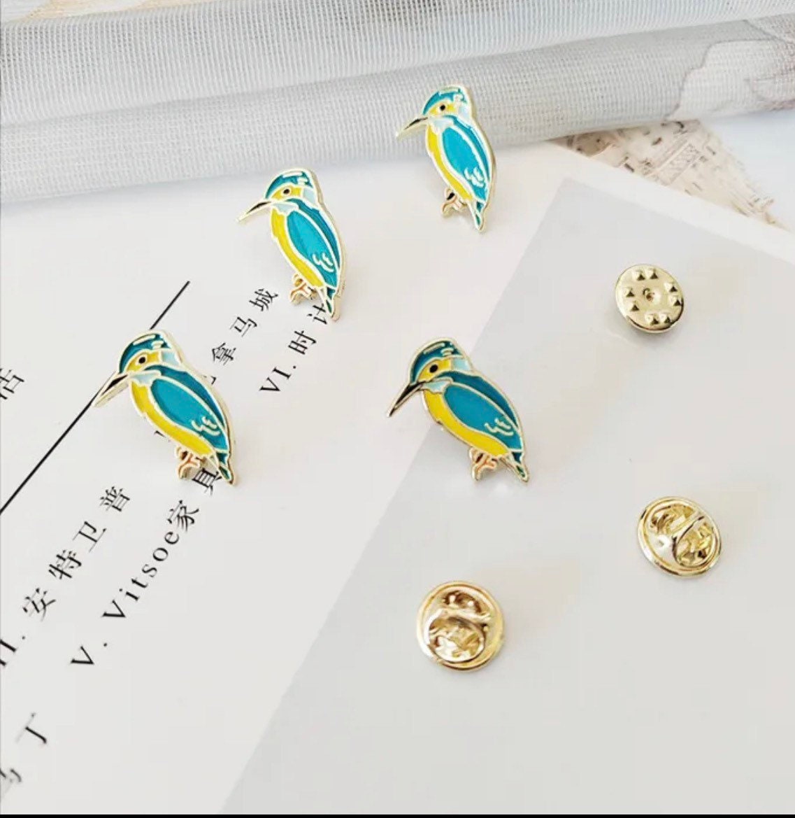 Kingfisher enamel pin badge