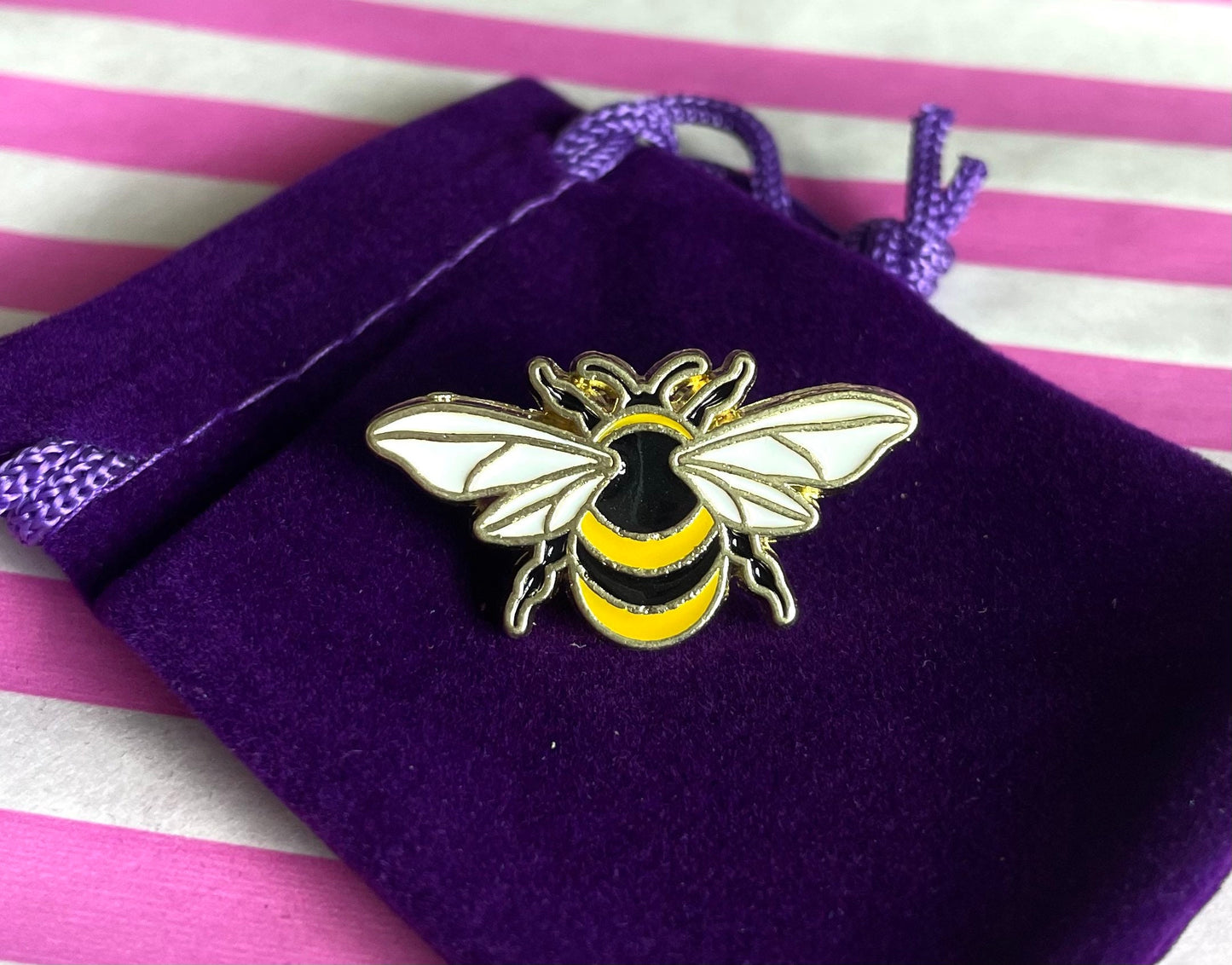 Bee enamel pin badge, small bee