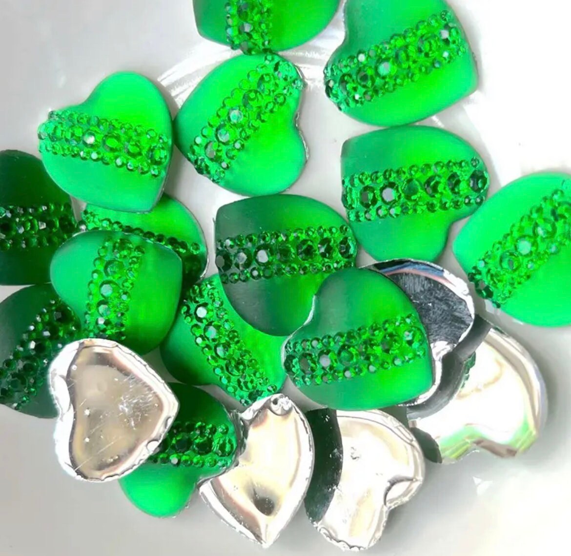 green heart cabochons, 2cm