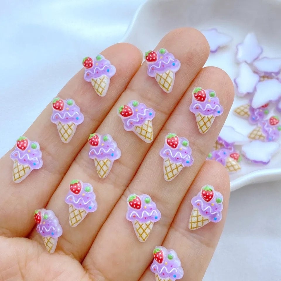 Ice cream mini resin embellishments, 12mm lilac
