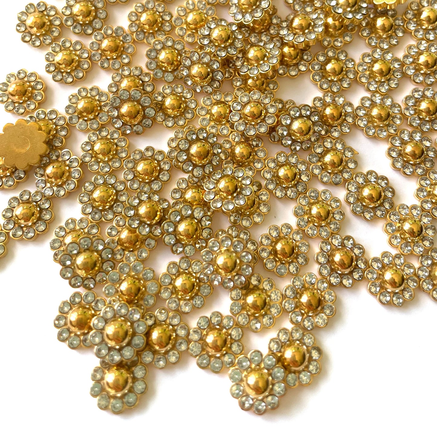 Gold and pearl floral round cabochons, 9mm