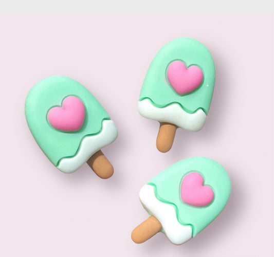 Ice lolly resin embellishments, green heart 28mm