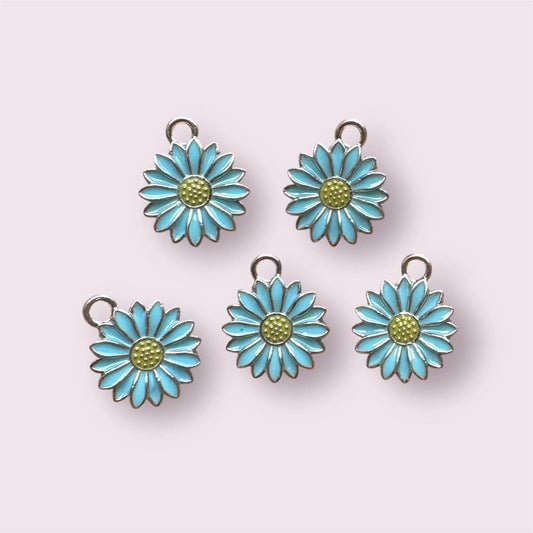 Daisy charms, blue on silver, 17mm