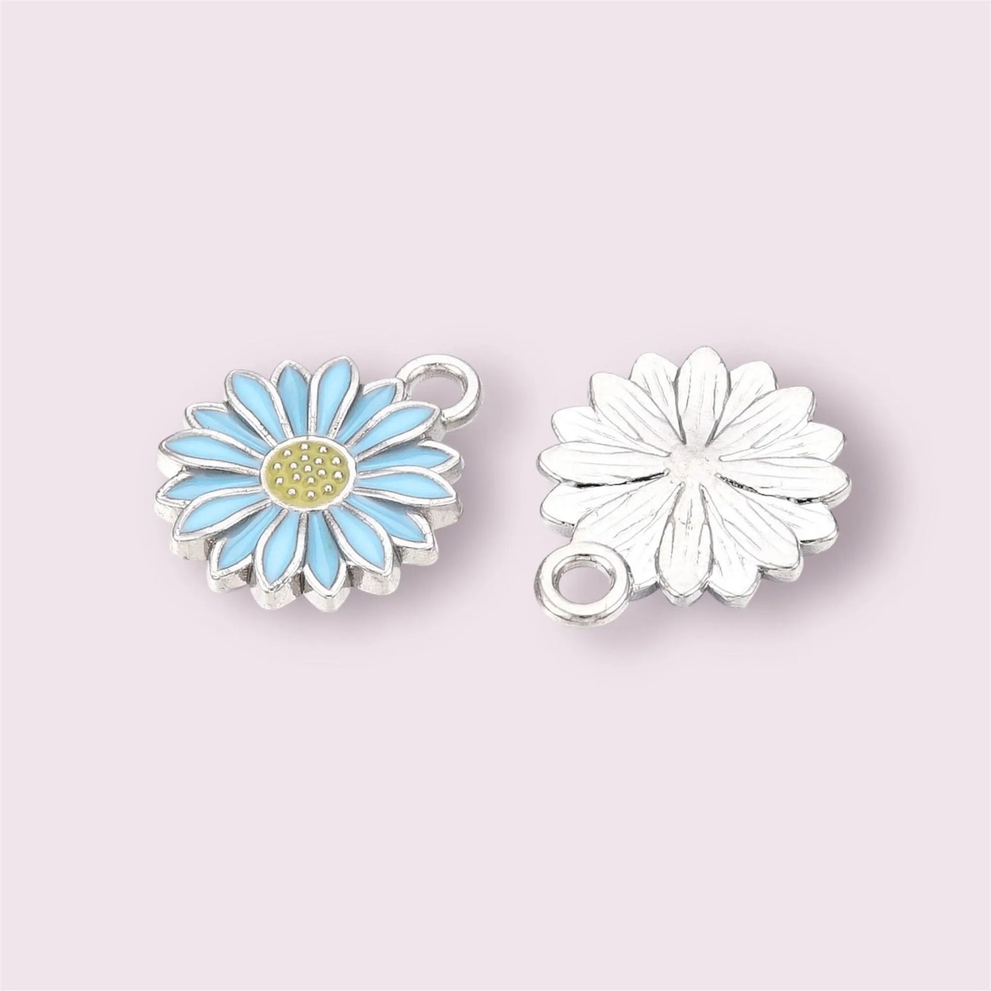 Daisy charms, blue on silver, 17mm