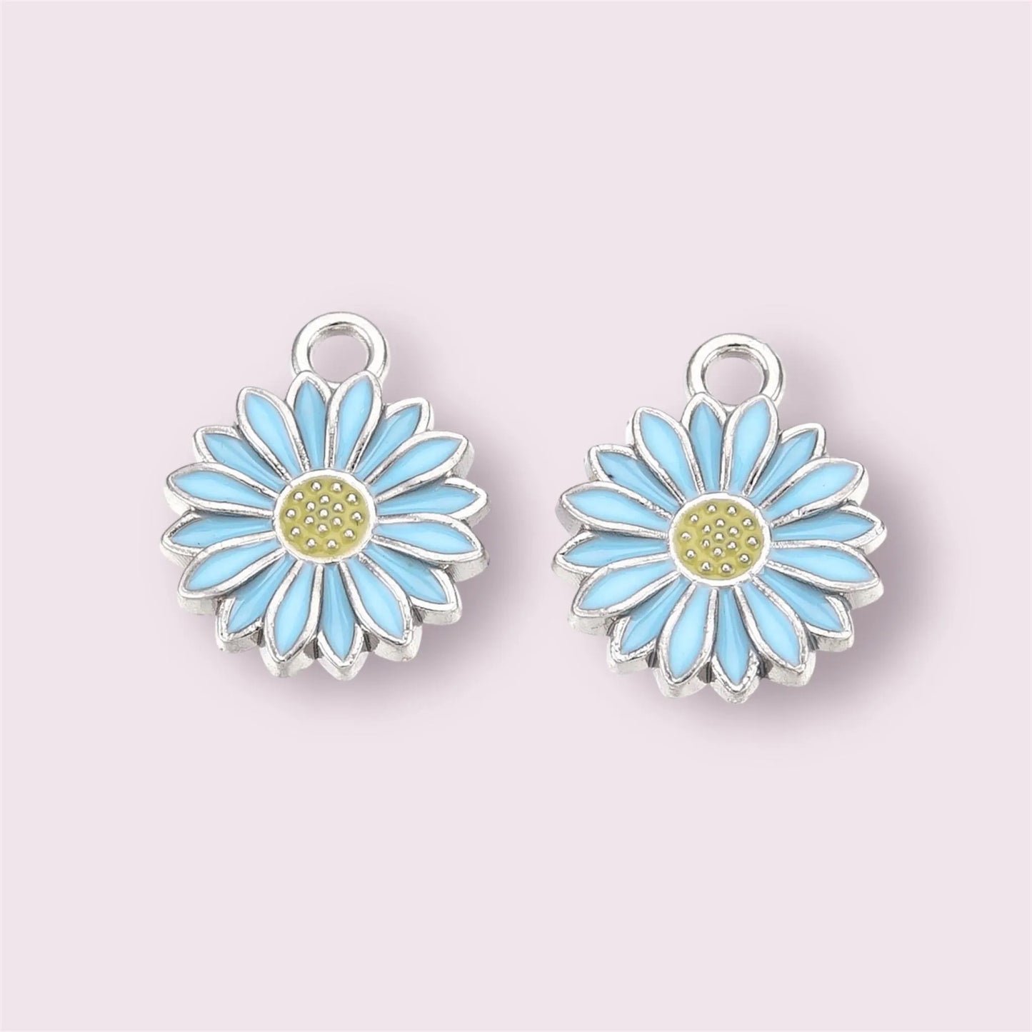 Daisy charms, blue on silver, 17mm