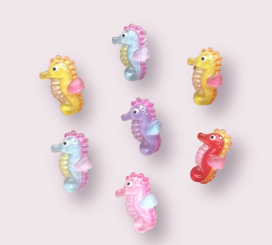 Seahorse mini cabochons, 14mm