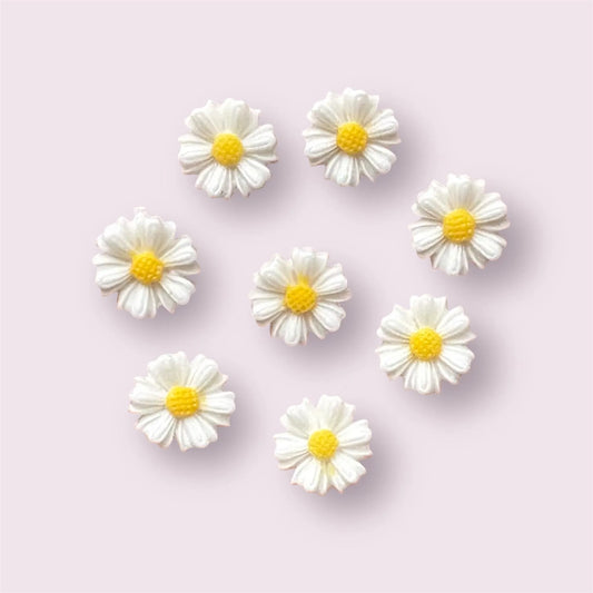White daisy embellishments, 9mm