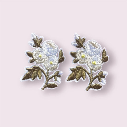 Flower iron on patches x 2, white applique