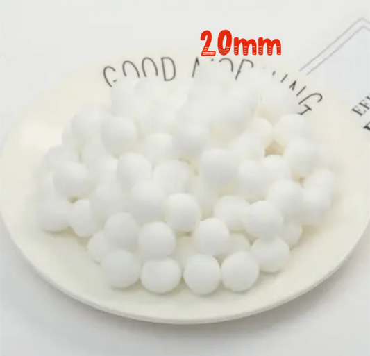 white pom pom, 20mm