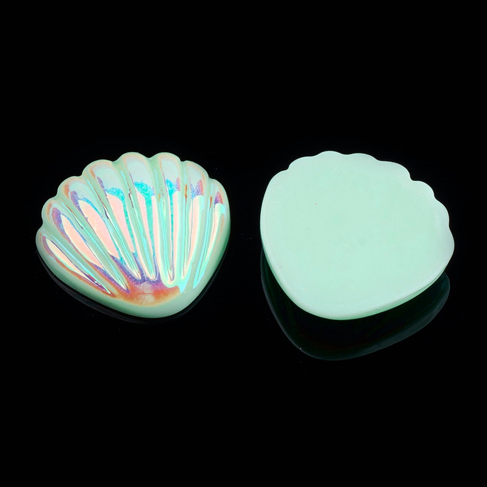 Seashell cabochons, green 2cm