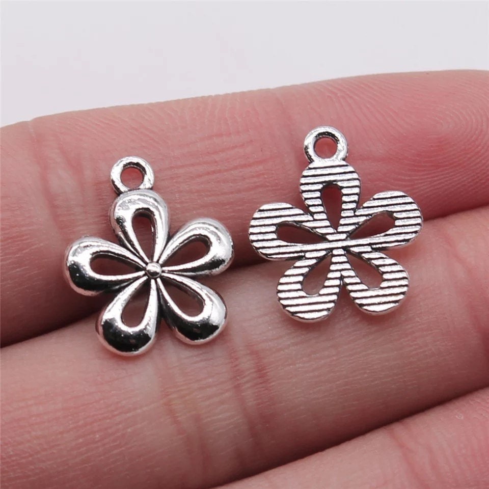 Silver flower charms, 18mm