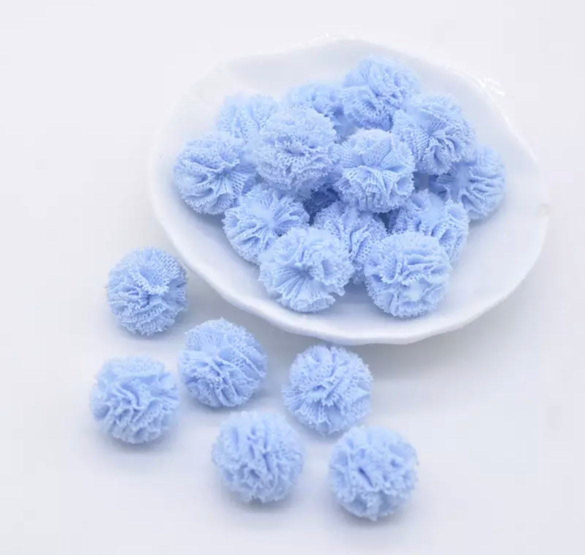 Pale blue mesh fabric balls, 15mm