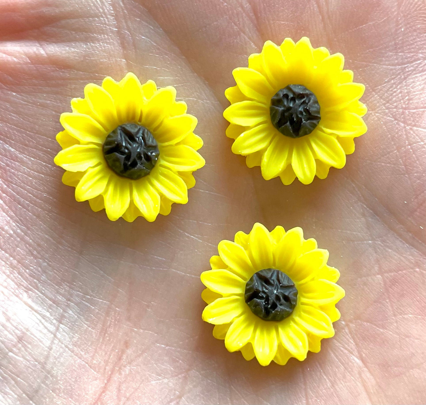 sunflower cabochons, 15mm yellow