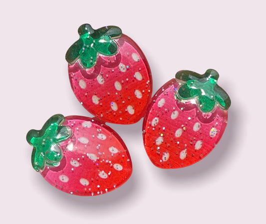 Strawberry resin embellishments, 31mm