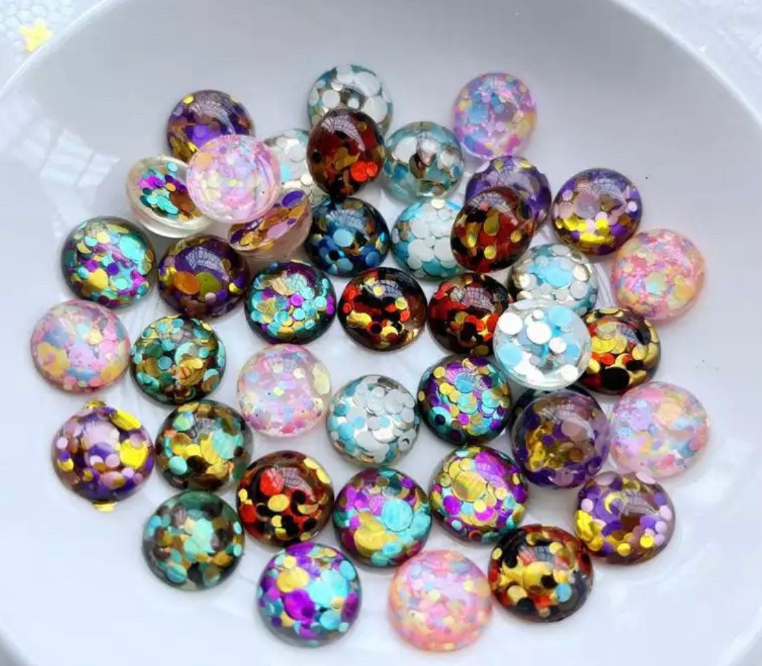 Round glitter filled cabochons, 12mm
