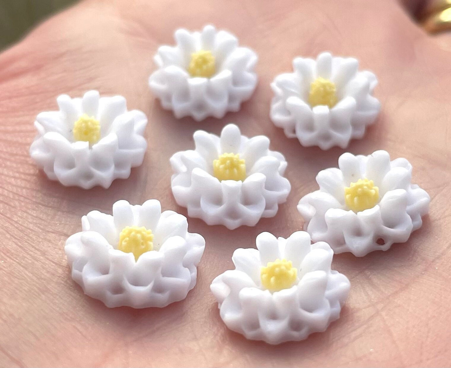 Flower cabochons, 11mm white