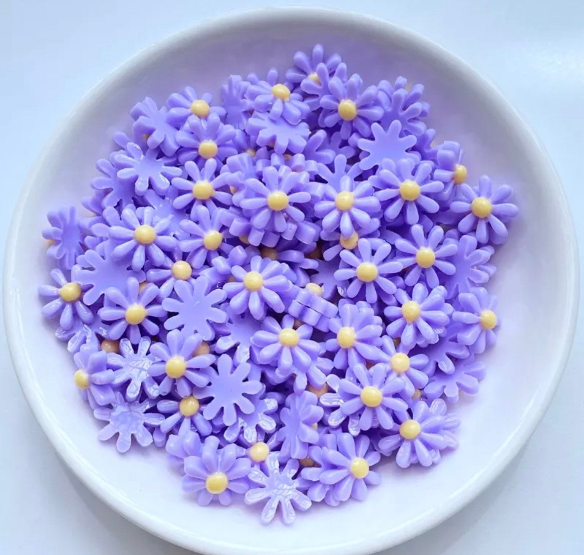 Daisy cabochons, 12mm purple