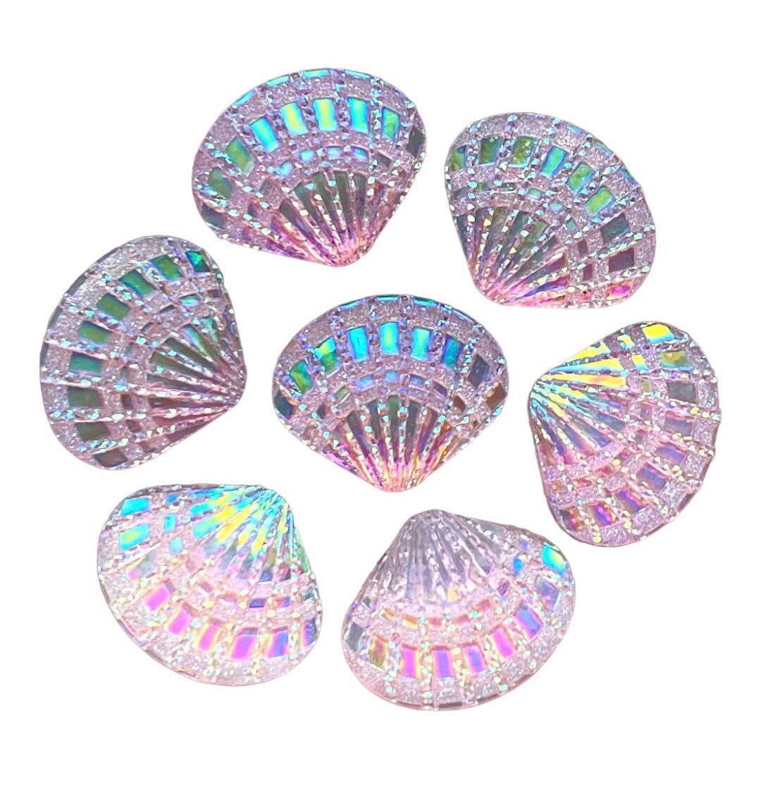 Seashell cabochons, pale pink lustre 17mm