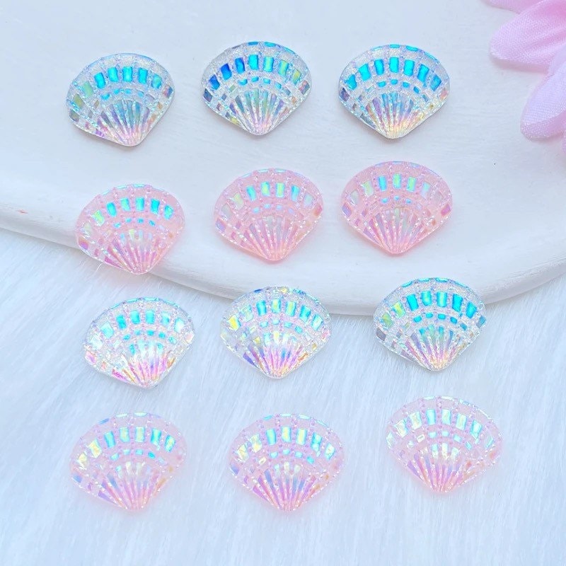 Seashell cabochons, clear, silver lustre 17mm