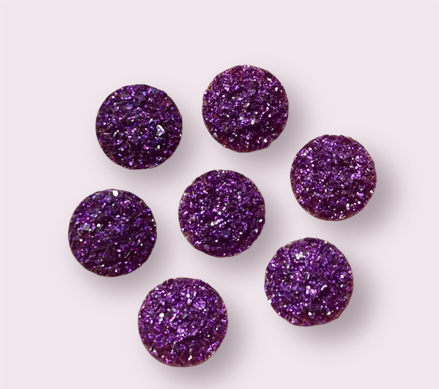 Round resin purple cabochon, 10mm