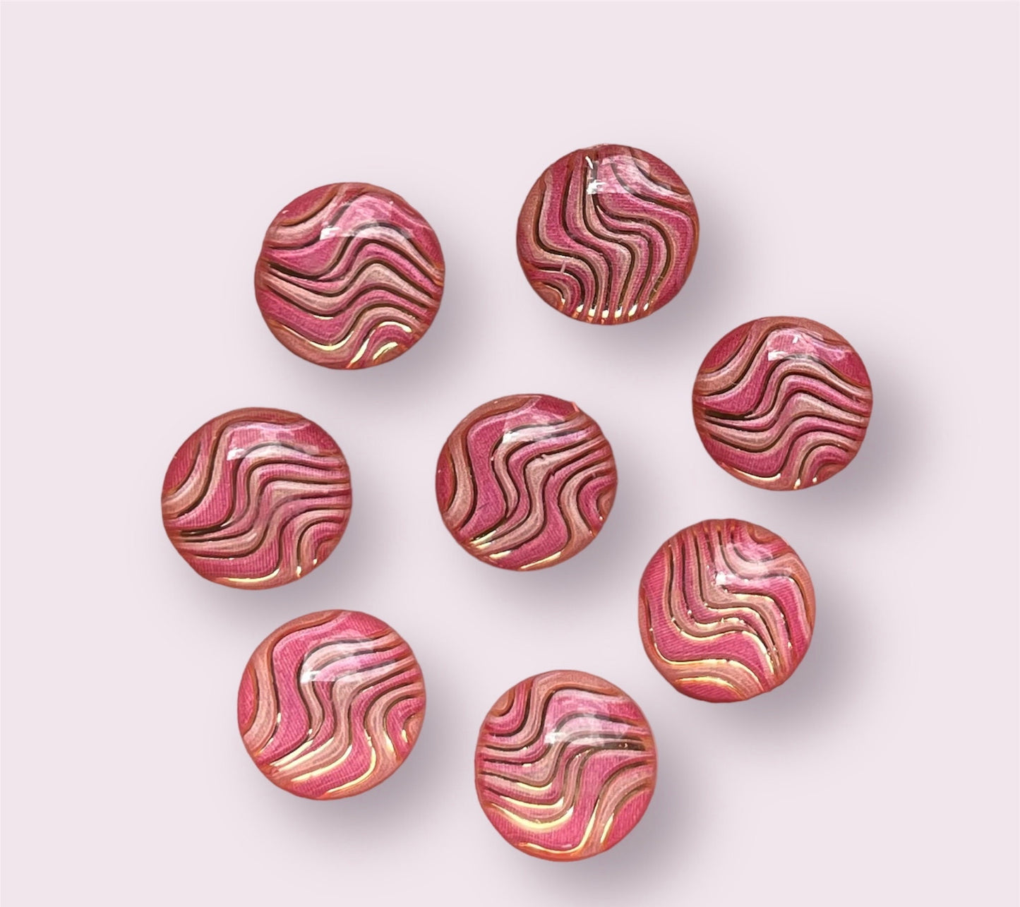 Round pale pink wavy patterned cabochons, 10mm