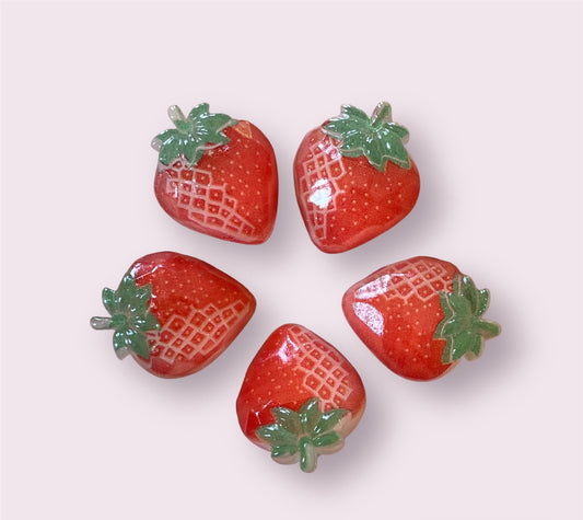 Strawberry resin embellishments, 22mm