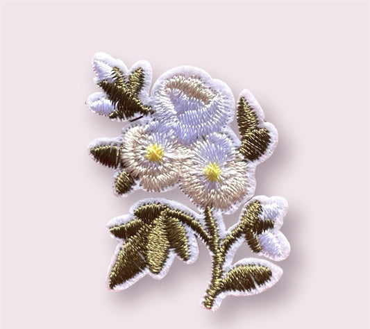 Flower iron on patches x 2, white applique