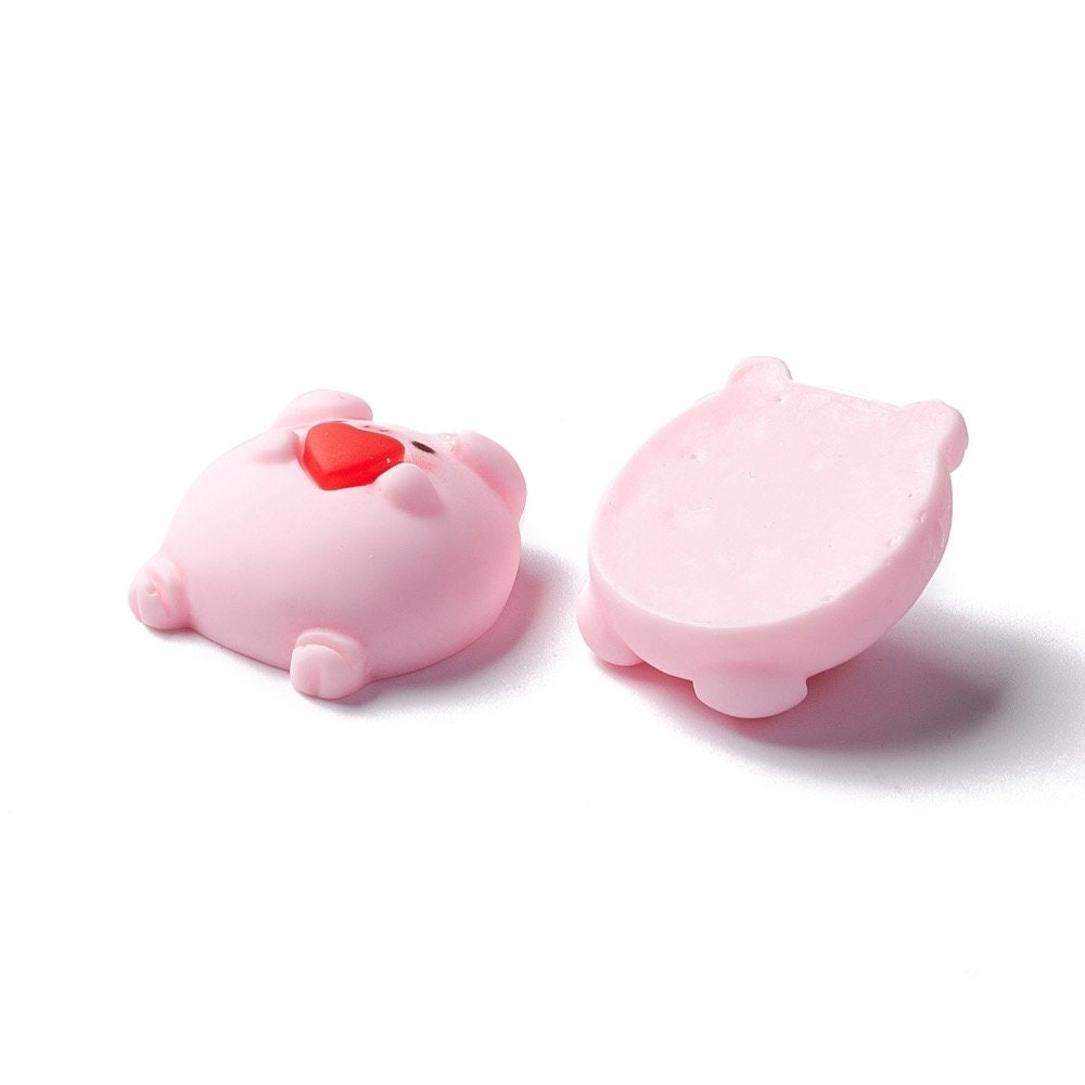 Pig resin embellishments, 19mm