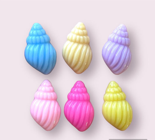 Seashell cabochons, spiral shells, 21mm