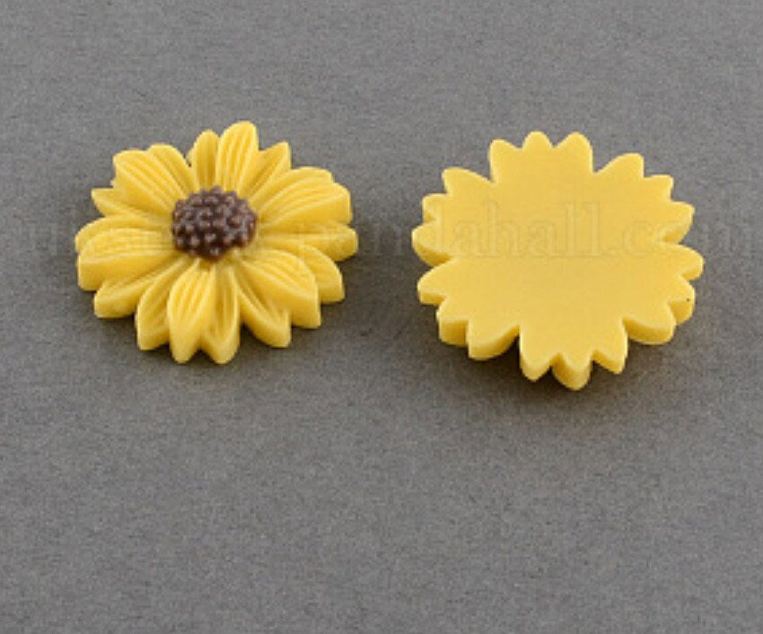 Daisy cabochons, 22mm yellow